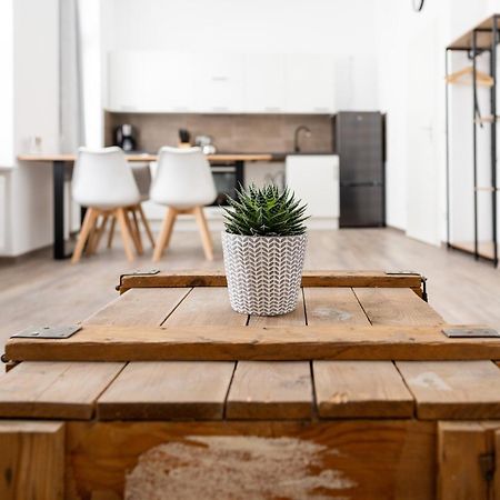 Apartments Am Neuen Theater - Altstadt - Zentral - Kueche - Wifi - Powered By Ko-Living ハレ エクステリア 写真