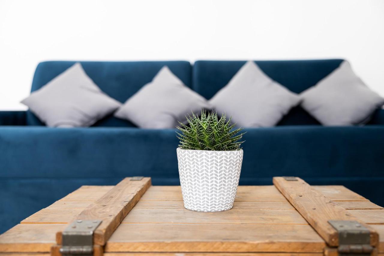 Apartments Am Neuen Theater - Altstadt - Zentral - Kueche - Wifi - Powered By Ko-Living ハレ エクステリア 写真