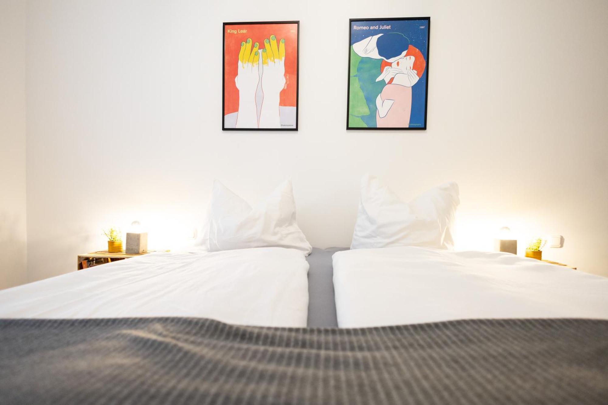 Apartments Am Neuen Theater - Altstadt - Zentral - Kueche - Wifi - Powered By Ko-Living ハレ エクステリア 写真