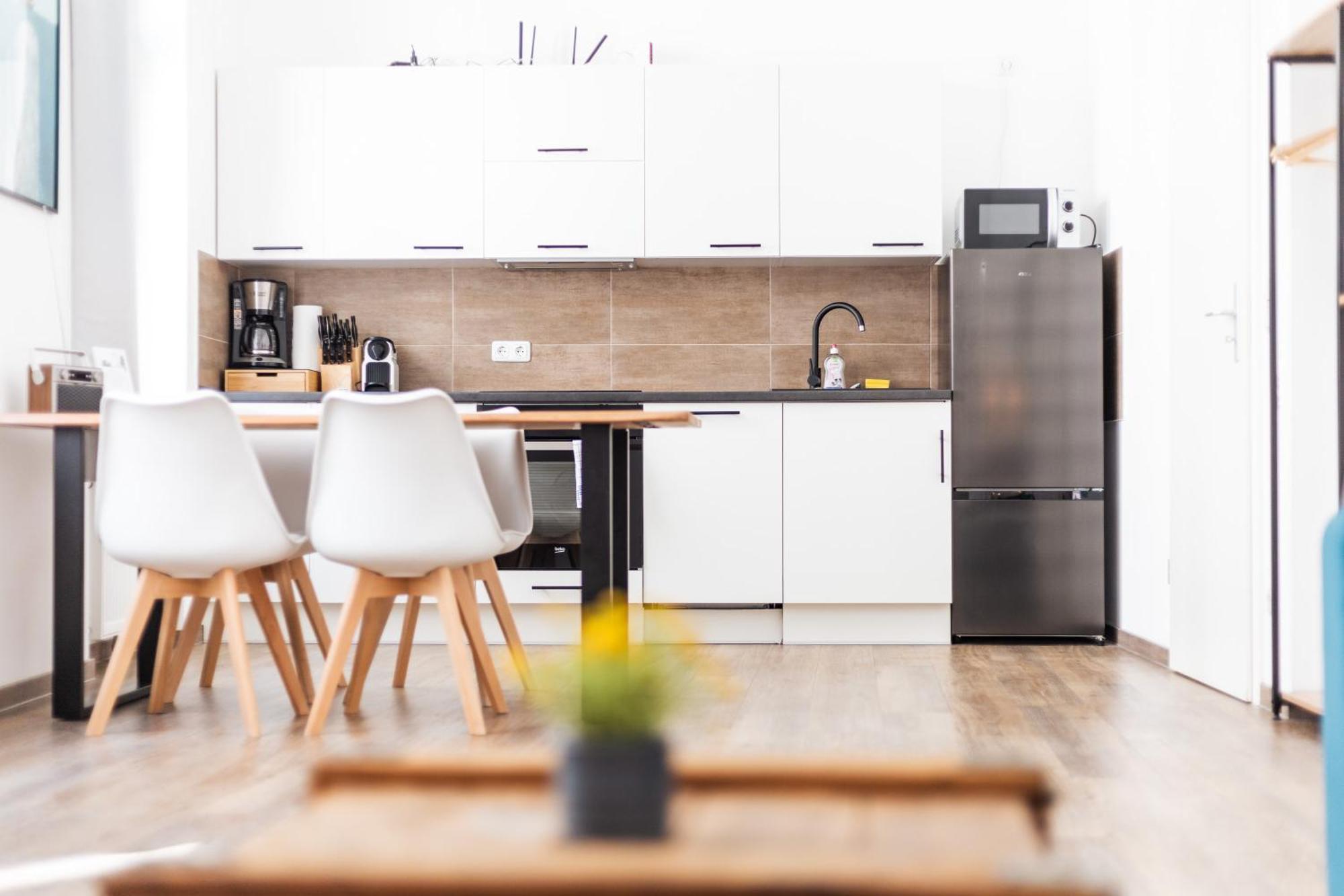 Apartments Am Neuen Theater - Altstadt - Zentral - Kueche - Wifi - Powered By Ko-Living ハレ エクステリア 写真